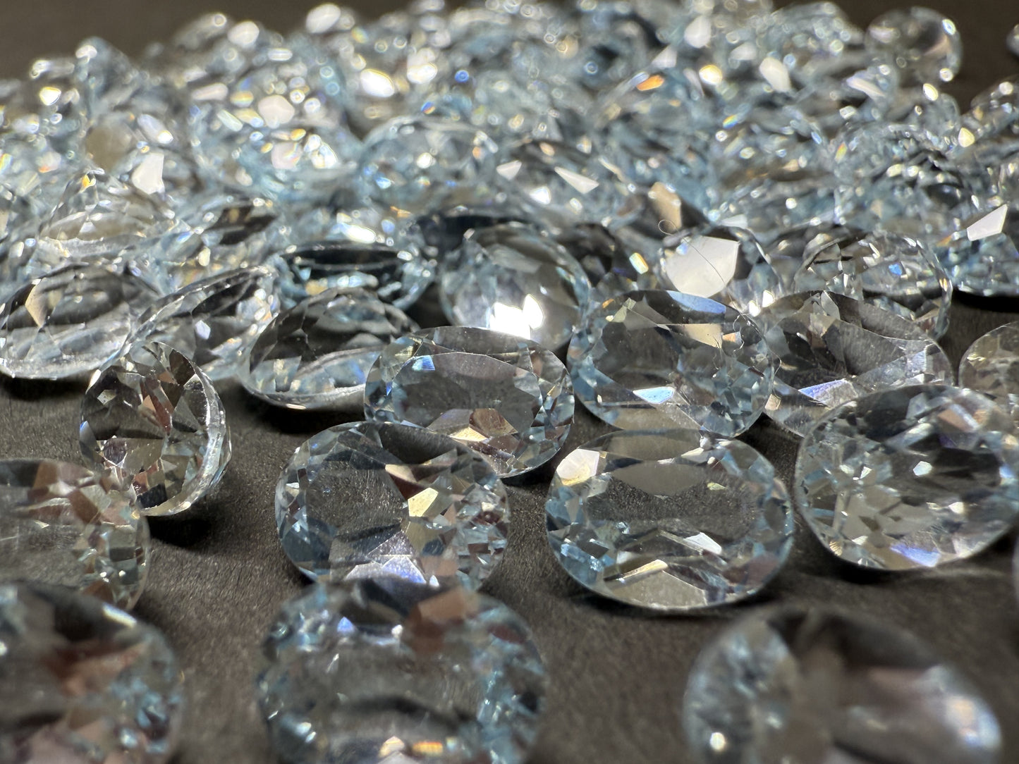 0853【ランダム発送】ブルートパーズ〈1石あたり約1.0ct〉