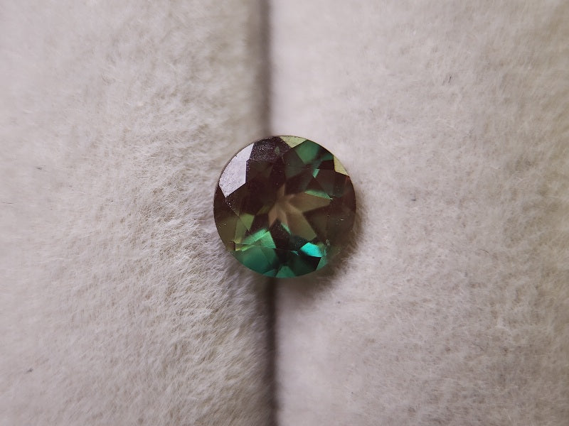 0504-2 バイカラーアンデシン 0.80ct