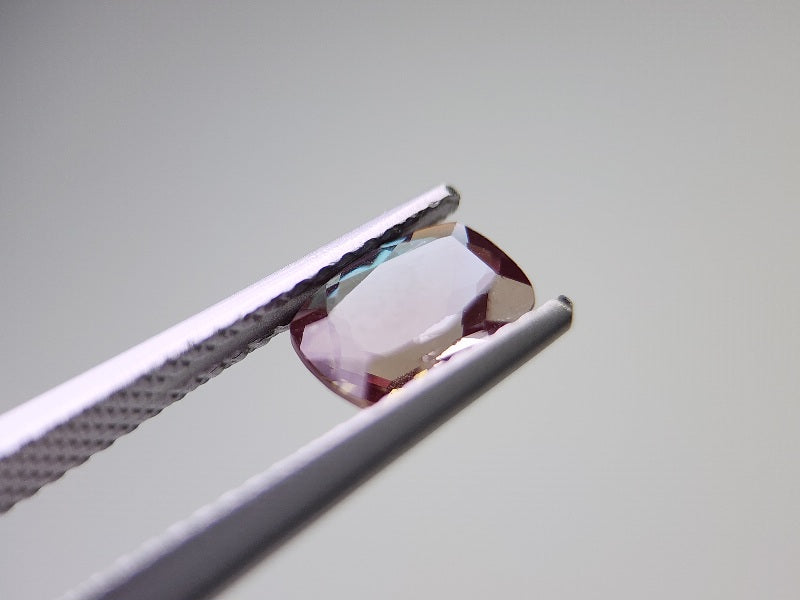 0504-4 バイカラーアンデシン 0.76ct