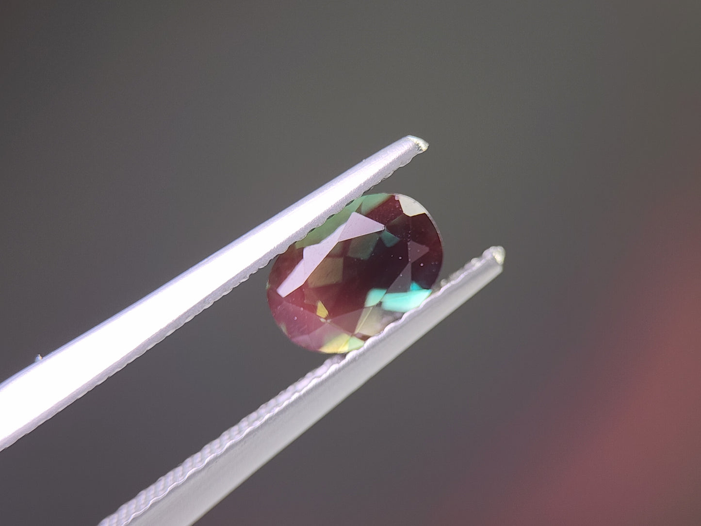 0504-5 バイカラーアンデシン 0.69ct
