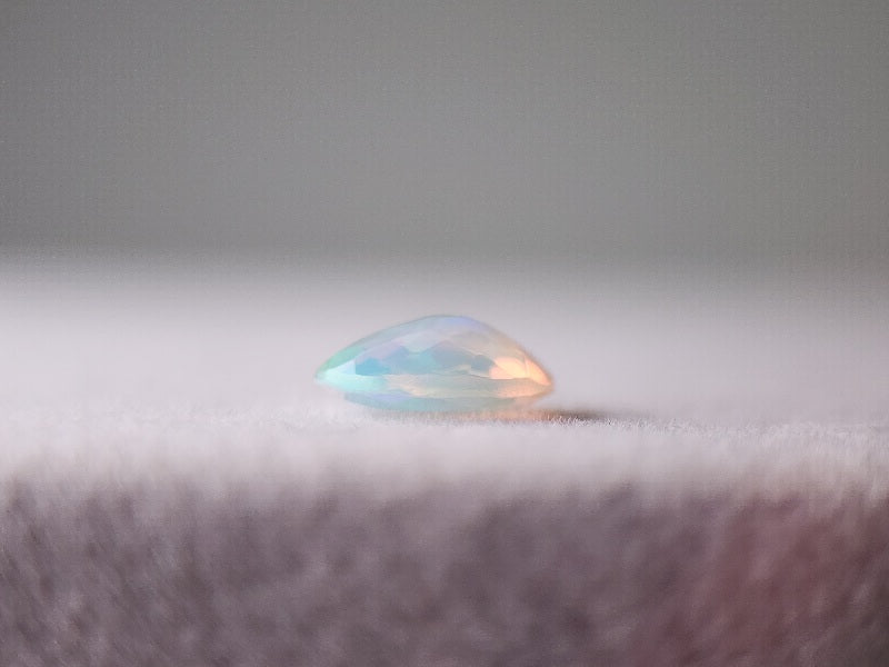 0909-2-3 オパール 0.38ct