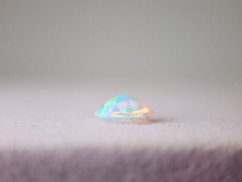 0909-2-4 オパール 0.40ct