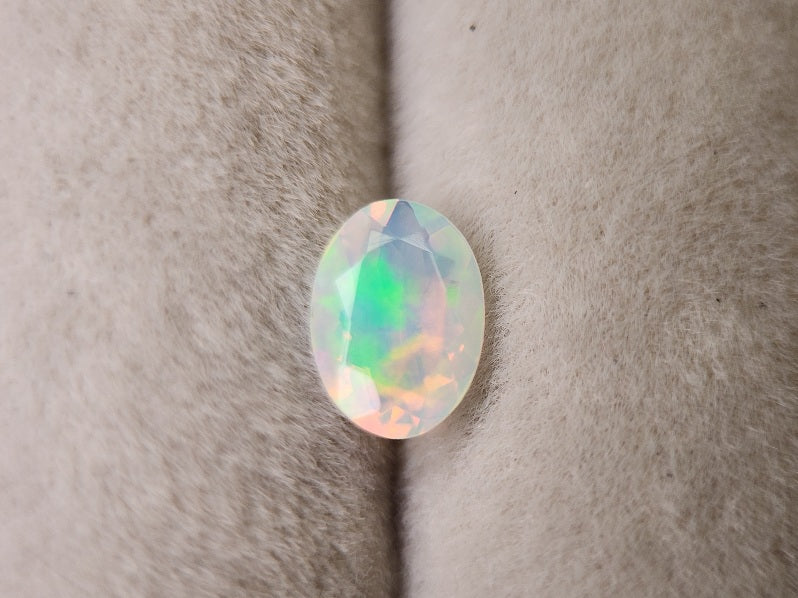 0909-2-4 オパール 0.40ct