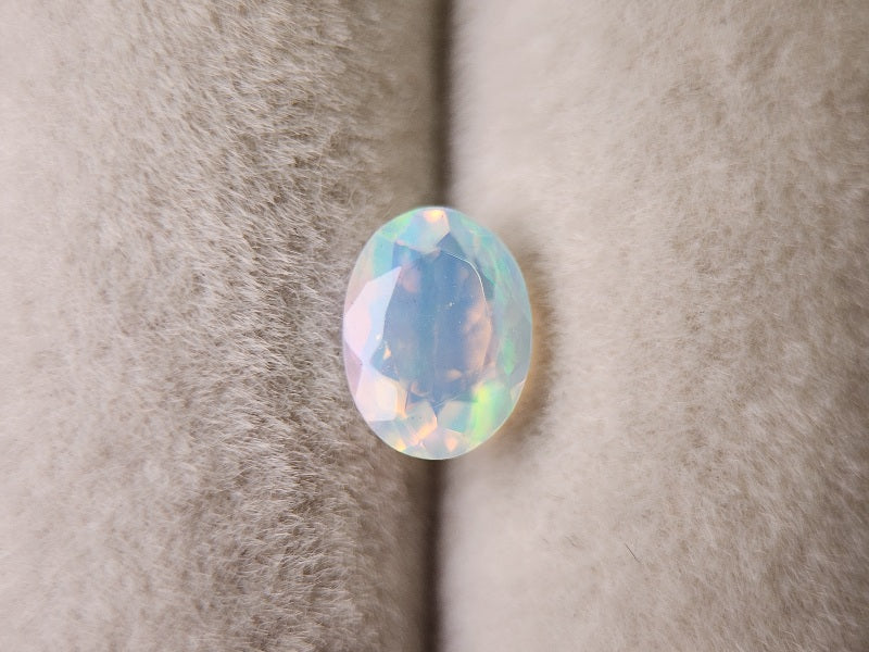 0909-2-5 オパール 0.53ct