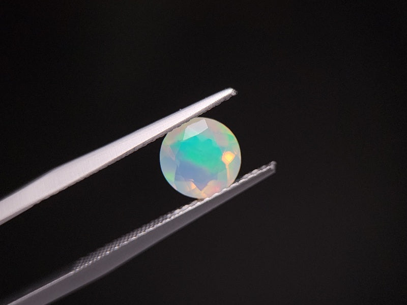 0909-3-2 オパール 0.85ct