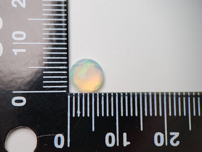 0909-3-2 オパール 0.85ct