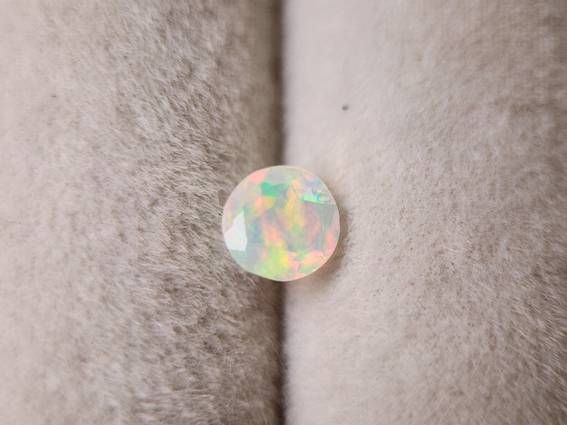 0909-4-1 オパール 0.29ct