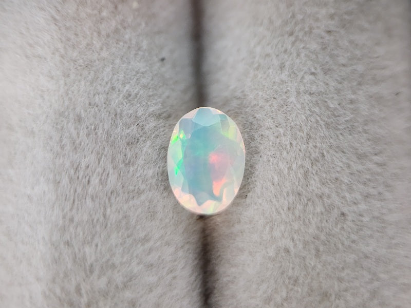 0909-2-3 オパール 0.38ct