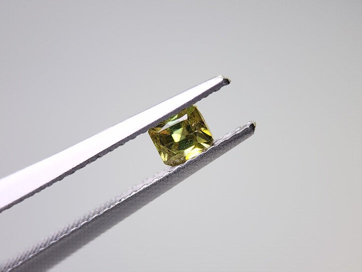 0932-6 スフェーン 0.36ct