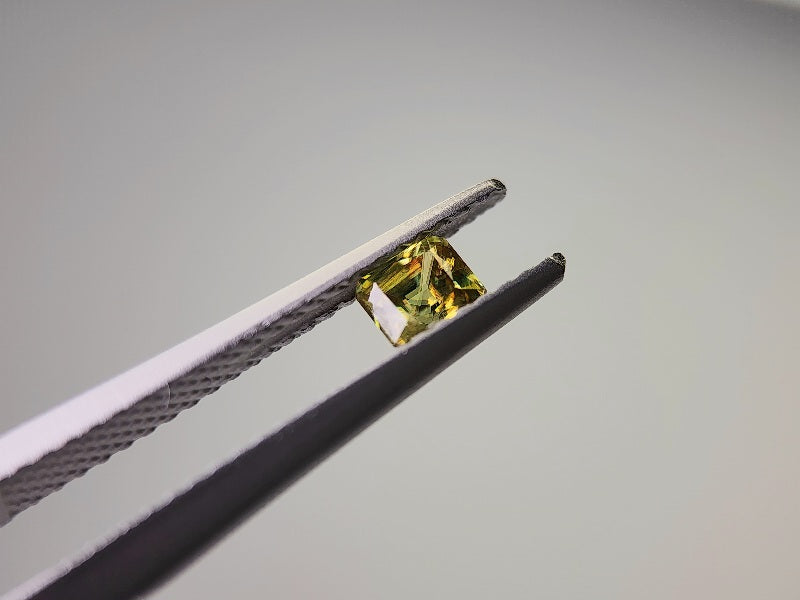 0932-6 スフェーン 0.36ct