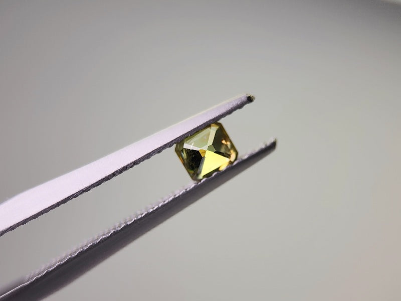 0932-6 スフェーン 0.36ct