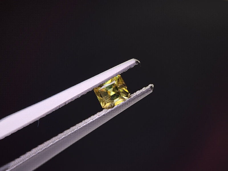 0932-6 スフェーン 0.36ct