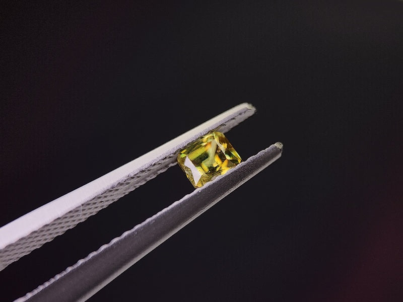 0932-6 スフェーン 0.36ct