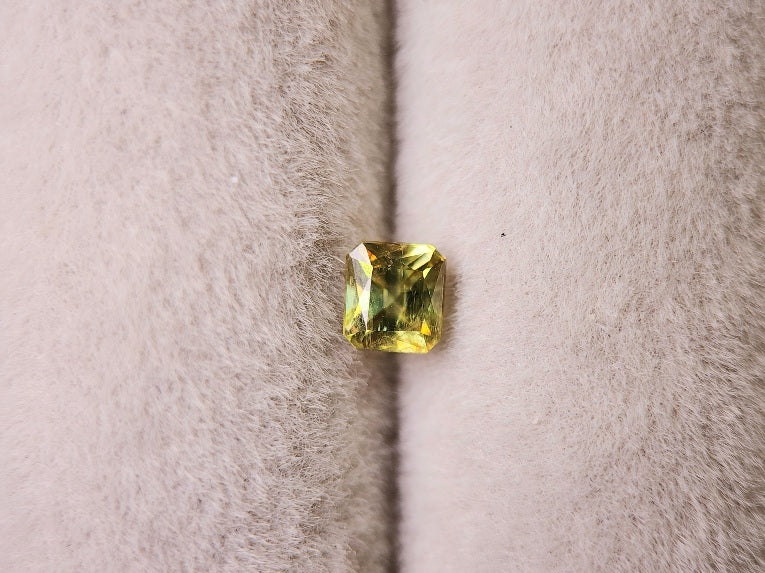0932-6 スフェーン 0.36ct