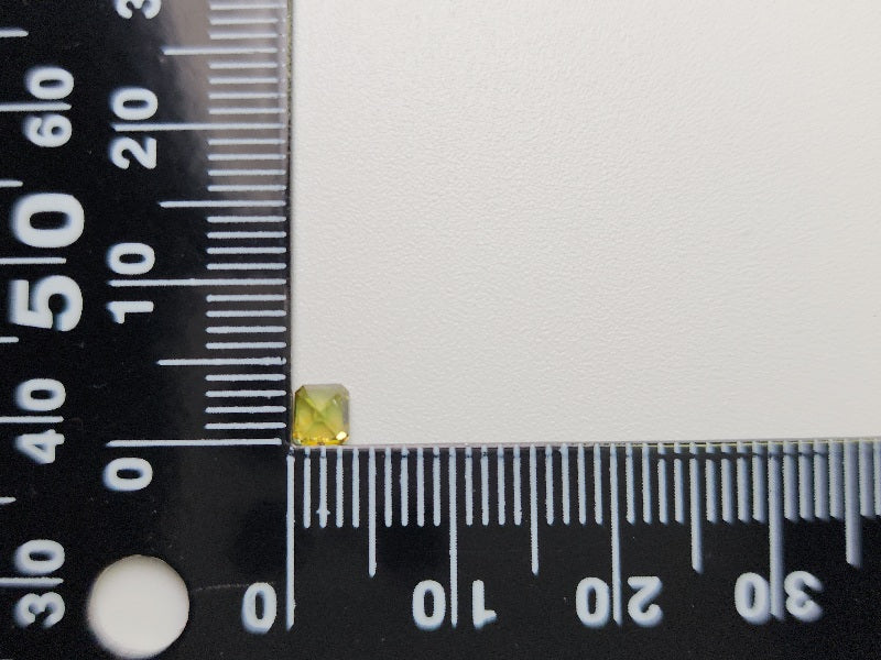 0932-6 スフェーン 0.36ct