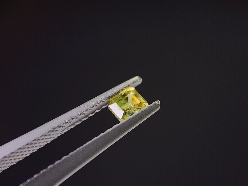 0932-8 スフェーン 0.31ct