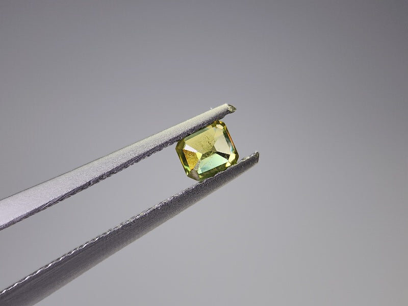 0932-8 スフェーン 0.31ct