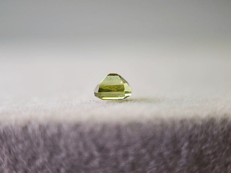 0932-8 スフェーン 0.31ct
