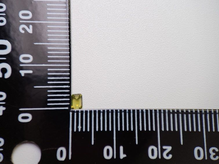 0932-10 スフェーン 0.17ct