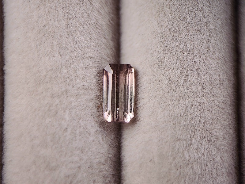 0879-10 トルマリン 0.90ct