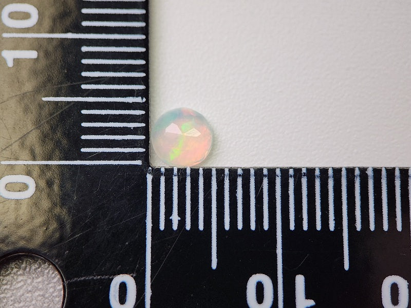 0909-4-8 オパール 0.17ct