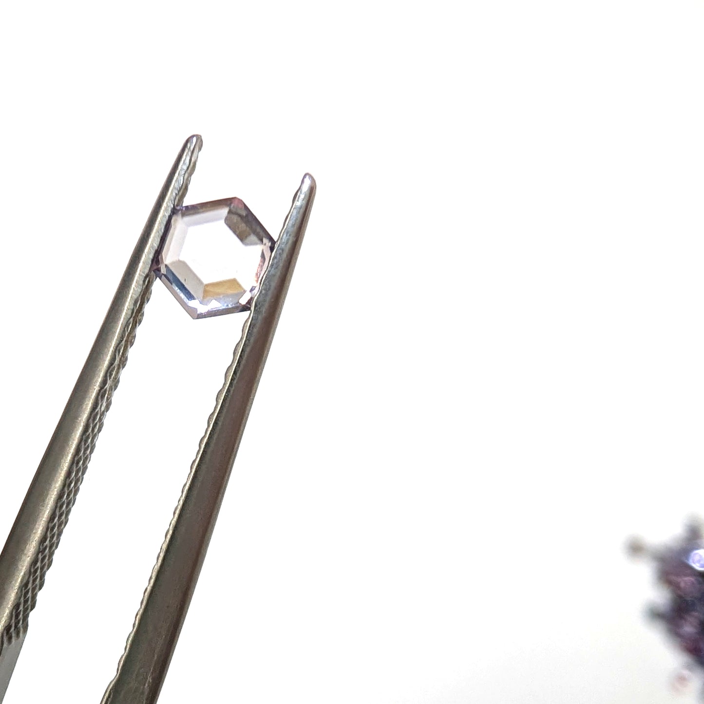 0002【ランダム発送】ヘキサゴンカットのマルチスピネル【1石あたり約0.23ct】