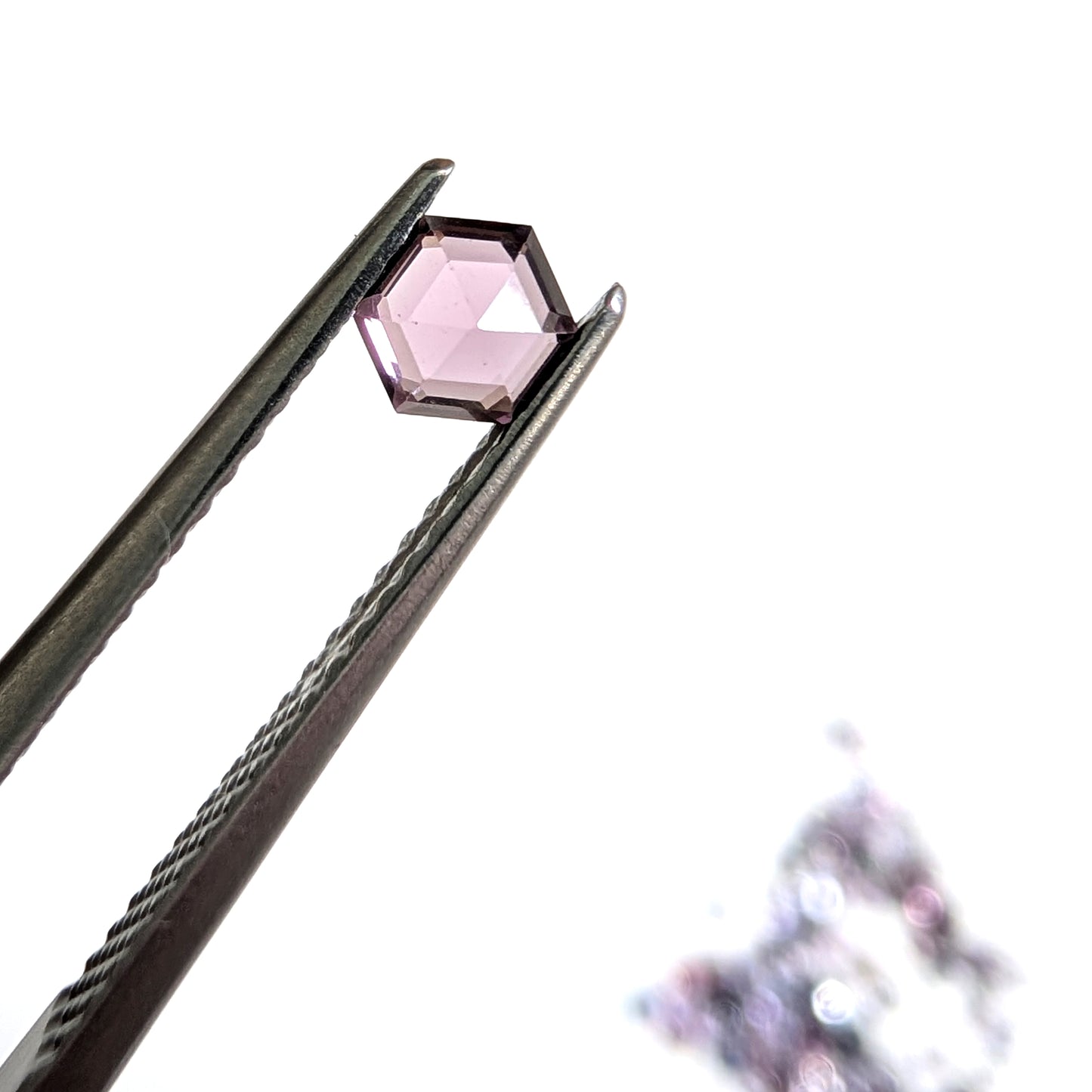 0002【ランダム発送】ヘキサゴンカットのマルチスピネル【1石あたり約0.23ct】