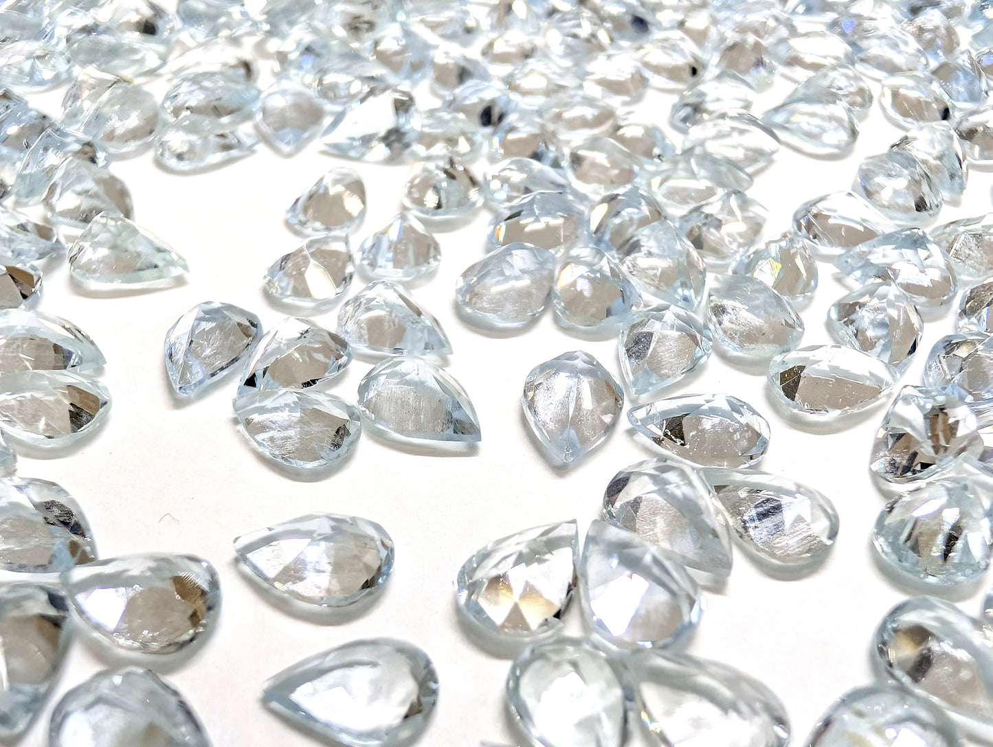 0008【ランダム発送】アクアマリン ペアシェイプ【1石あたり約0.56ct】