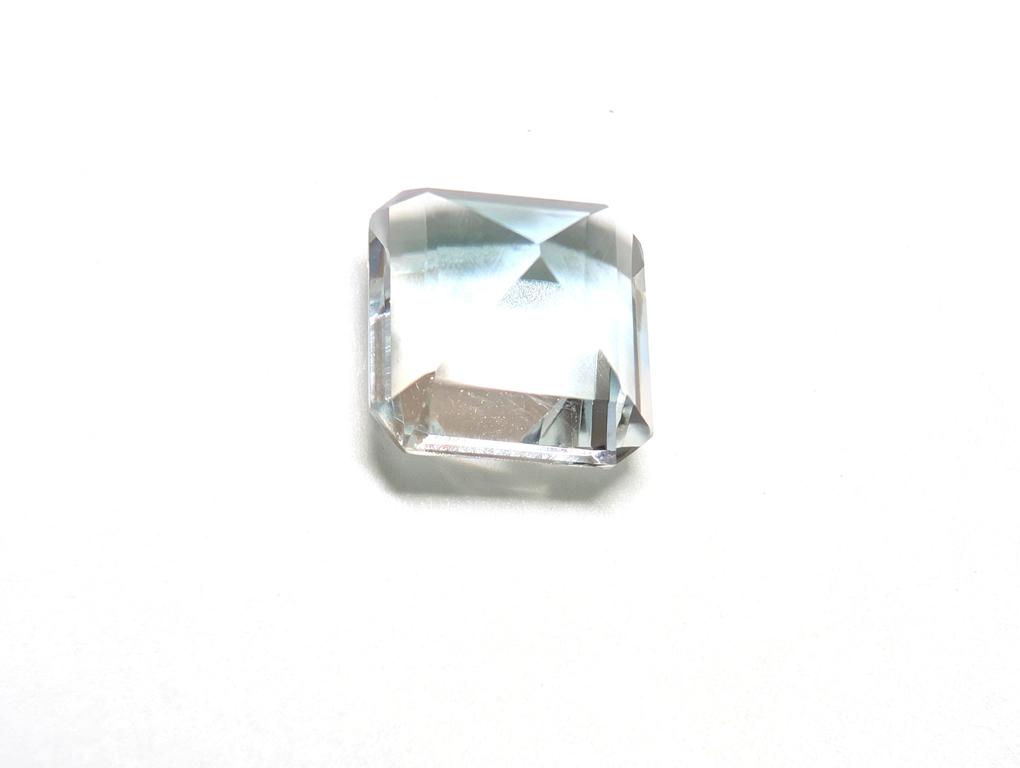 0085 バイカラートパーズ 3.51ct