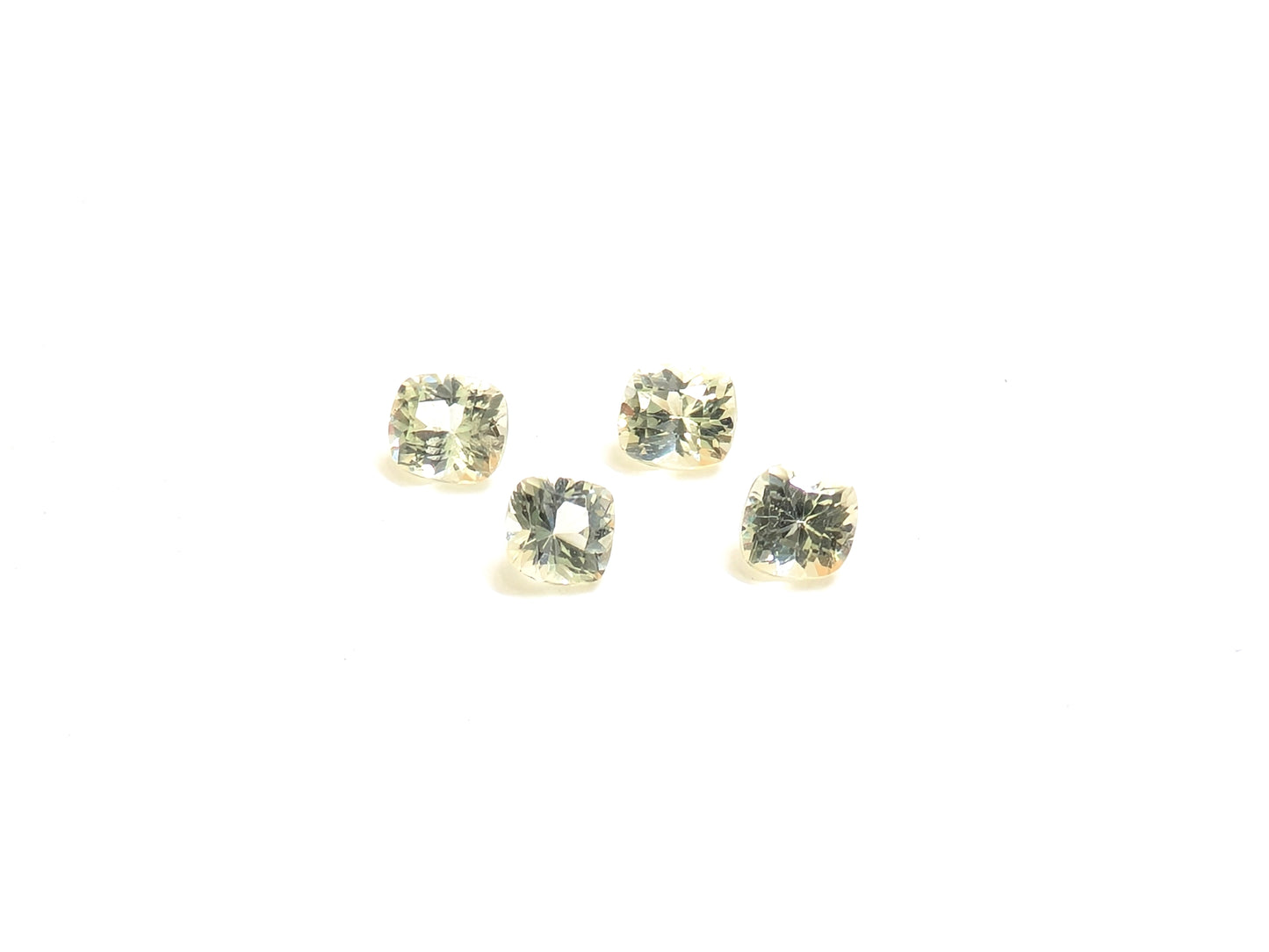 0733【ランダム発送】イエローアパタイト【1石あたり約0.12ct】