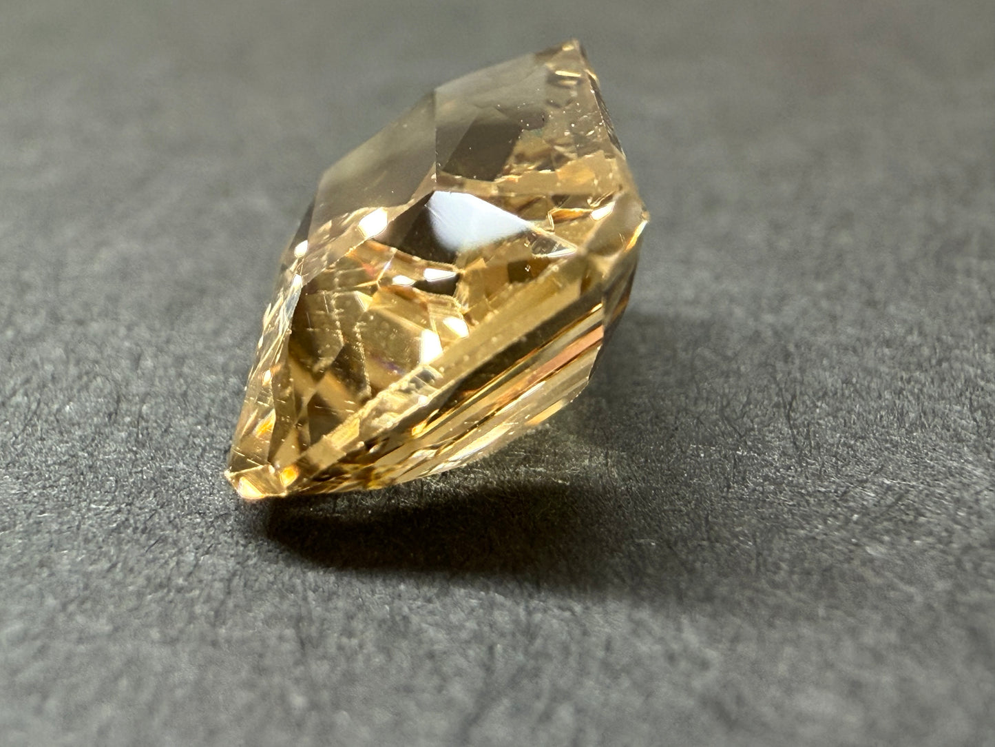 0791 シャンパンスキャポライト 4.27ct