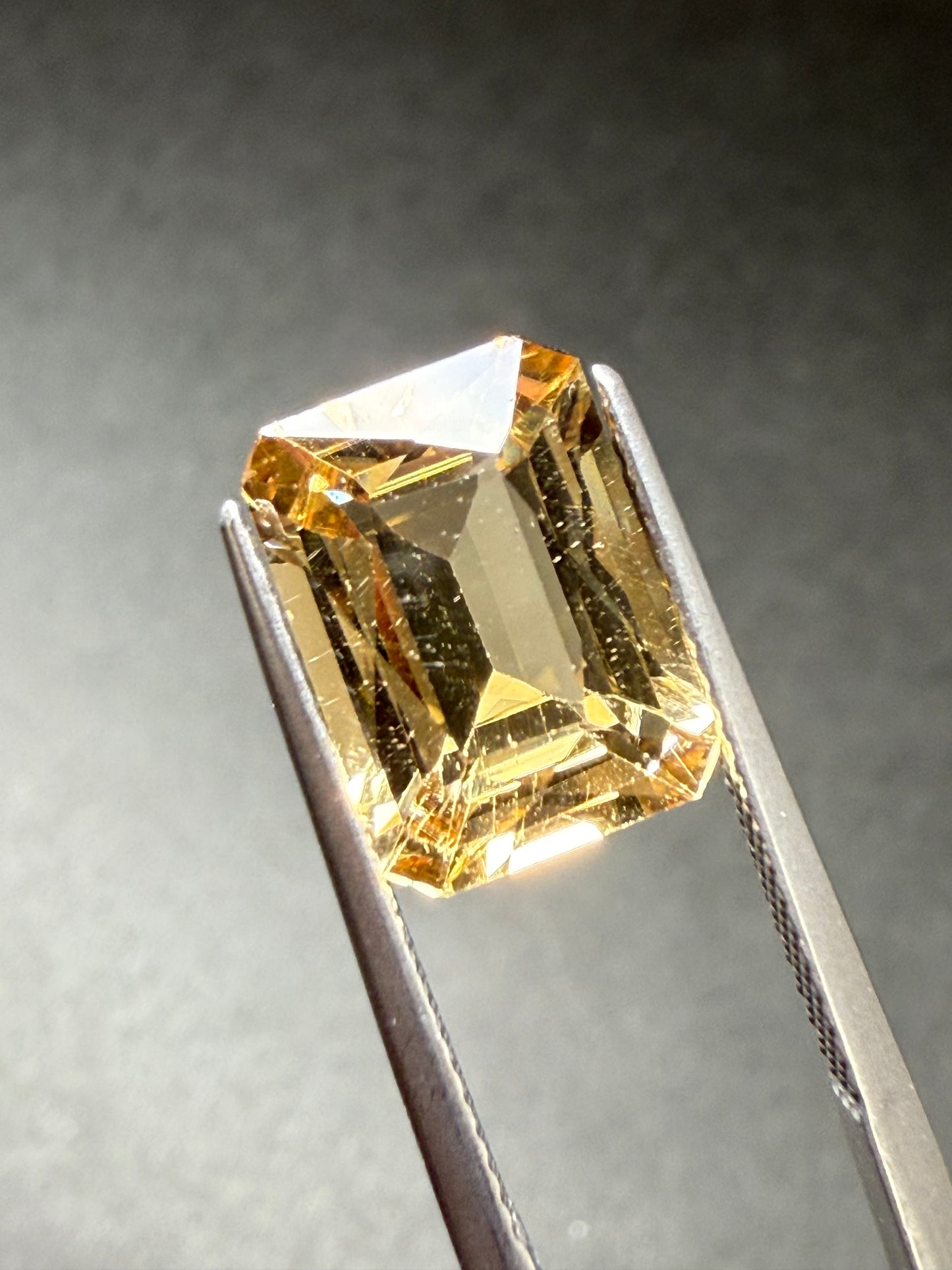 0791 シャンパンスキャポライト 4.27ct