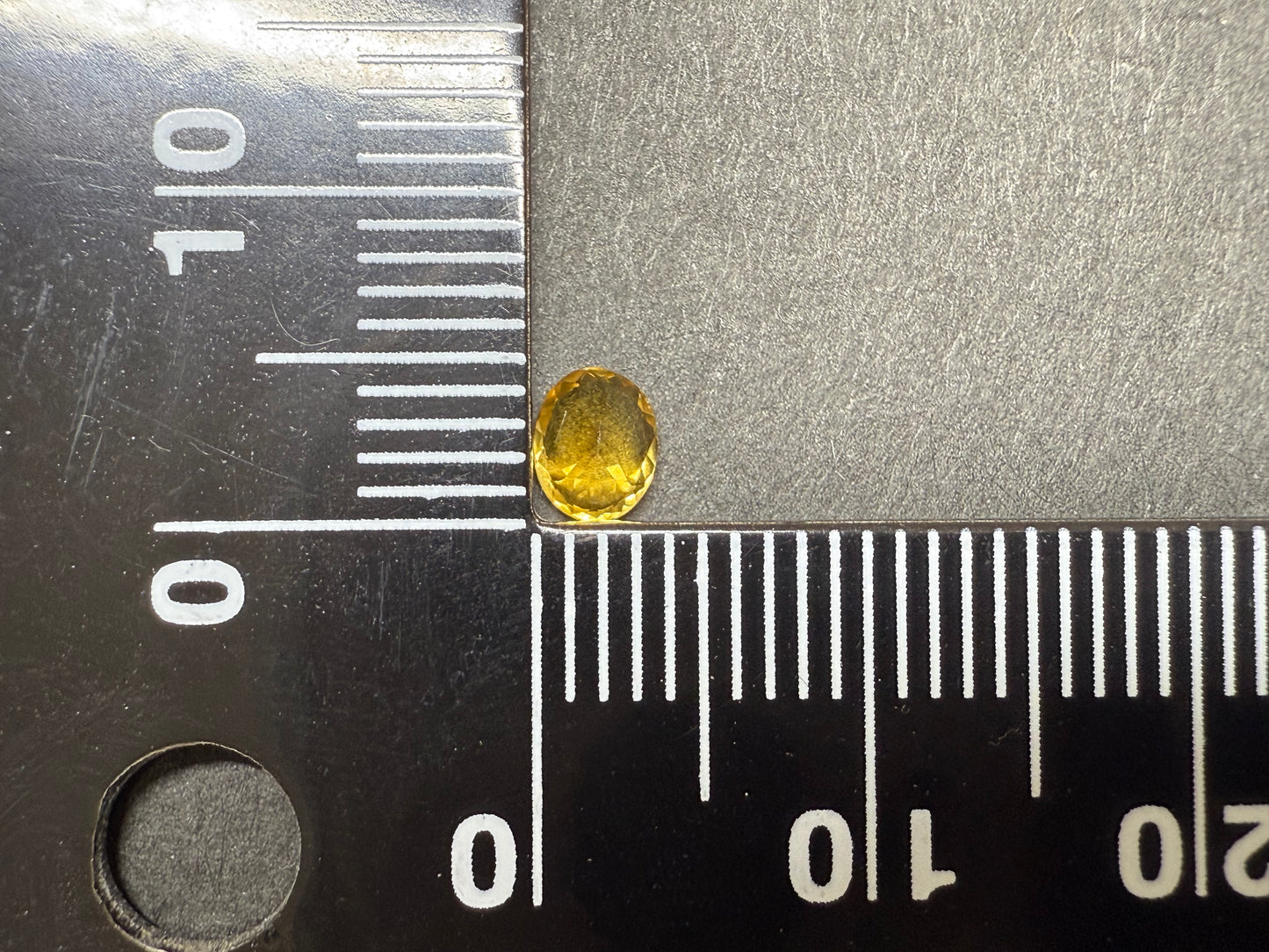 0551 コンドロダイト 0.30ct