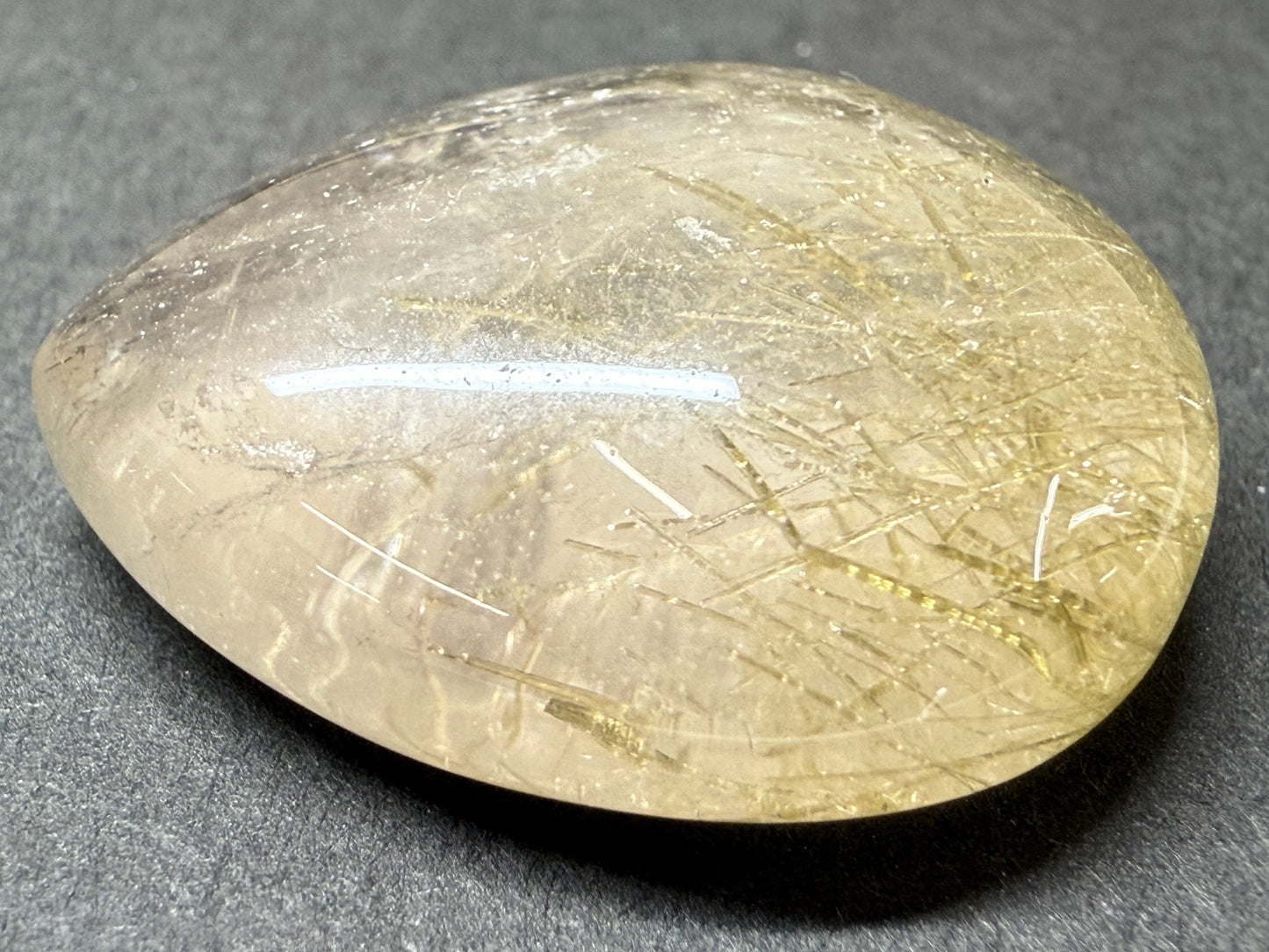 0857 グリーントルマリンルチルインクォーツ(欠けあり) 40.87ct