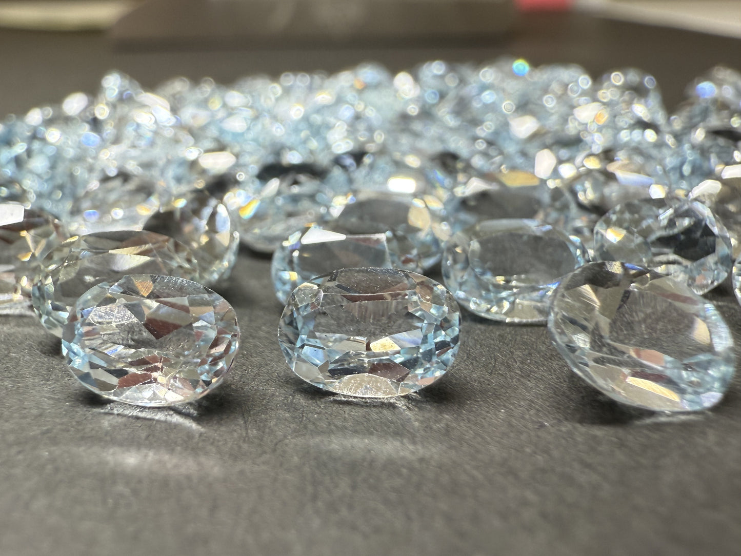 0853【ランダム発送】ブルートパーズ〈1石あたり約1.0ct〉