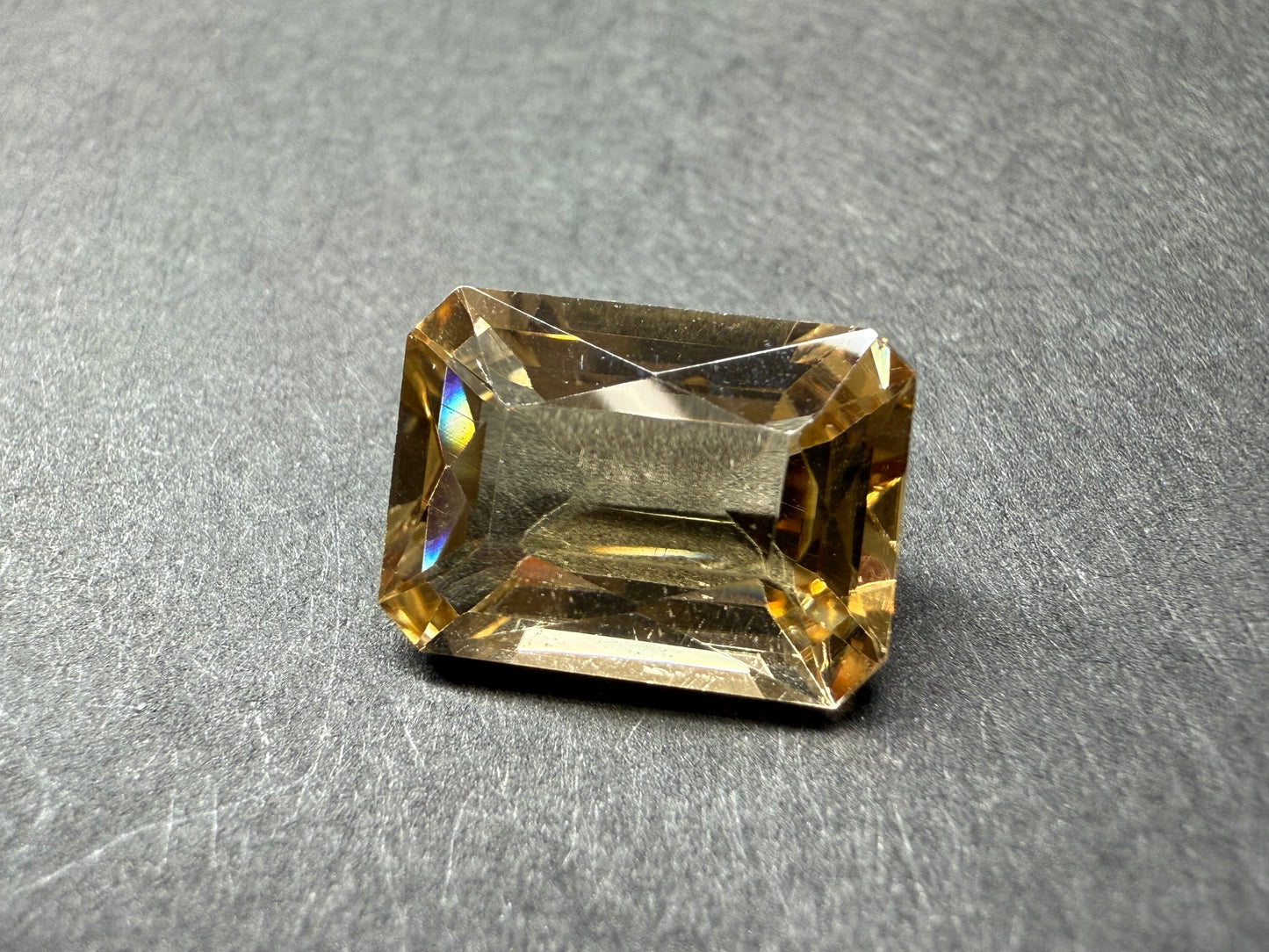 0791 シャンパンスキャポライト 4.27ct