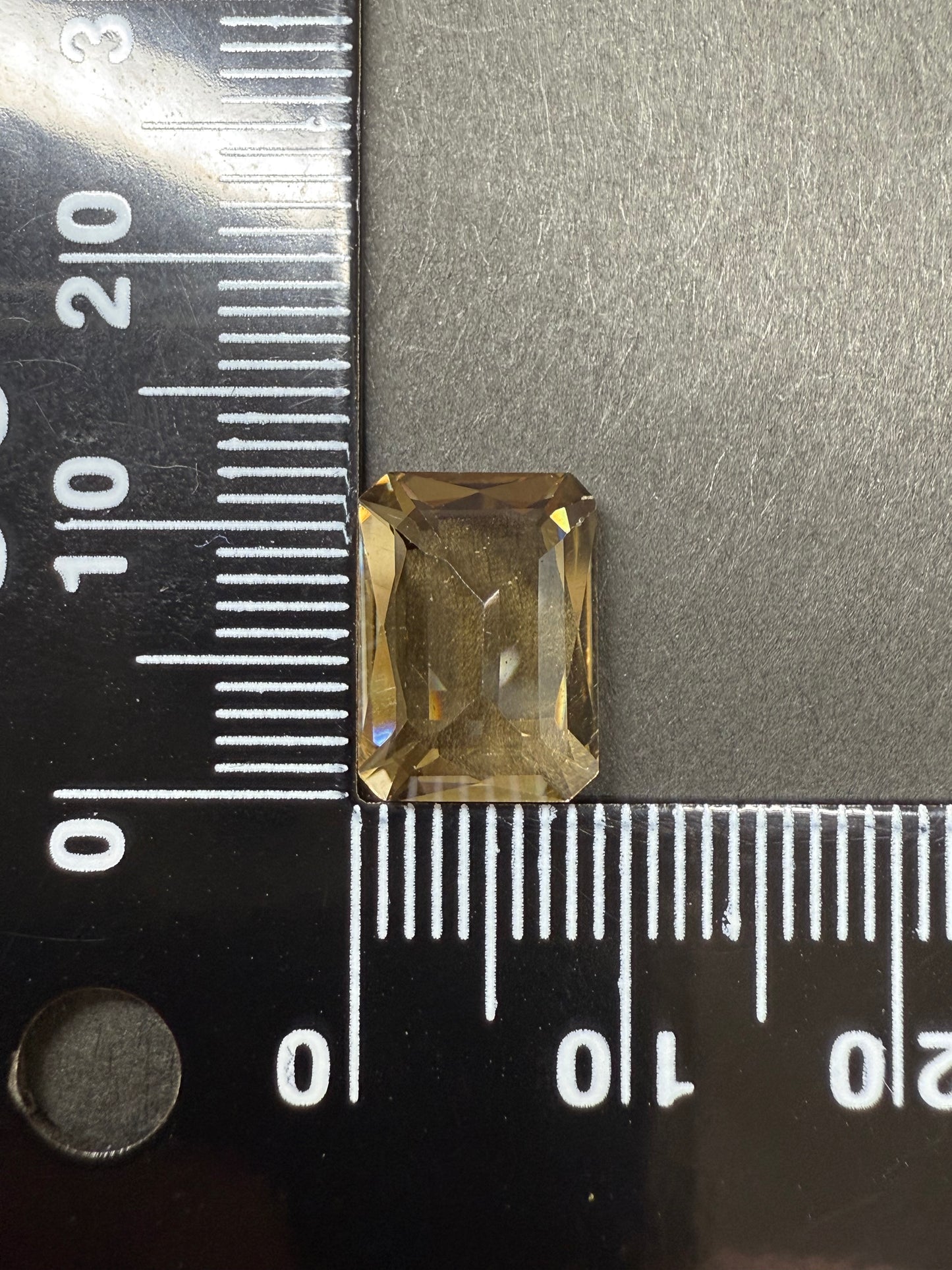 0791 シャンパンスキャポライト 4.27ct