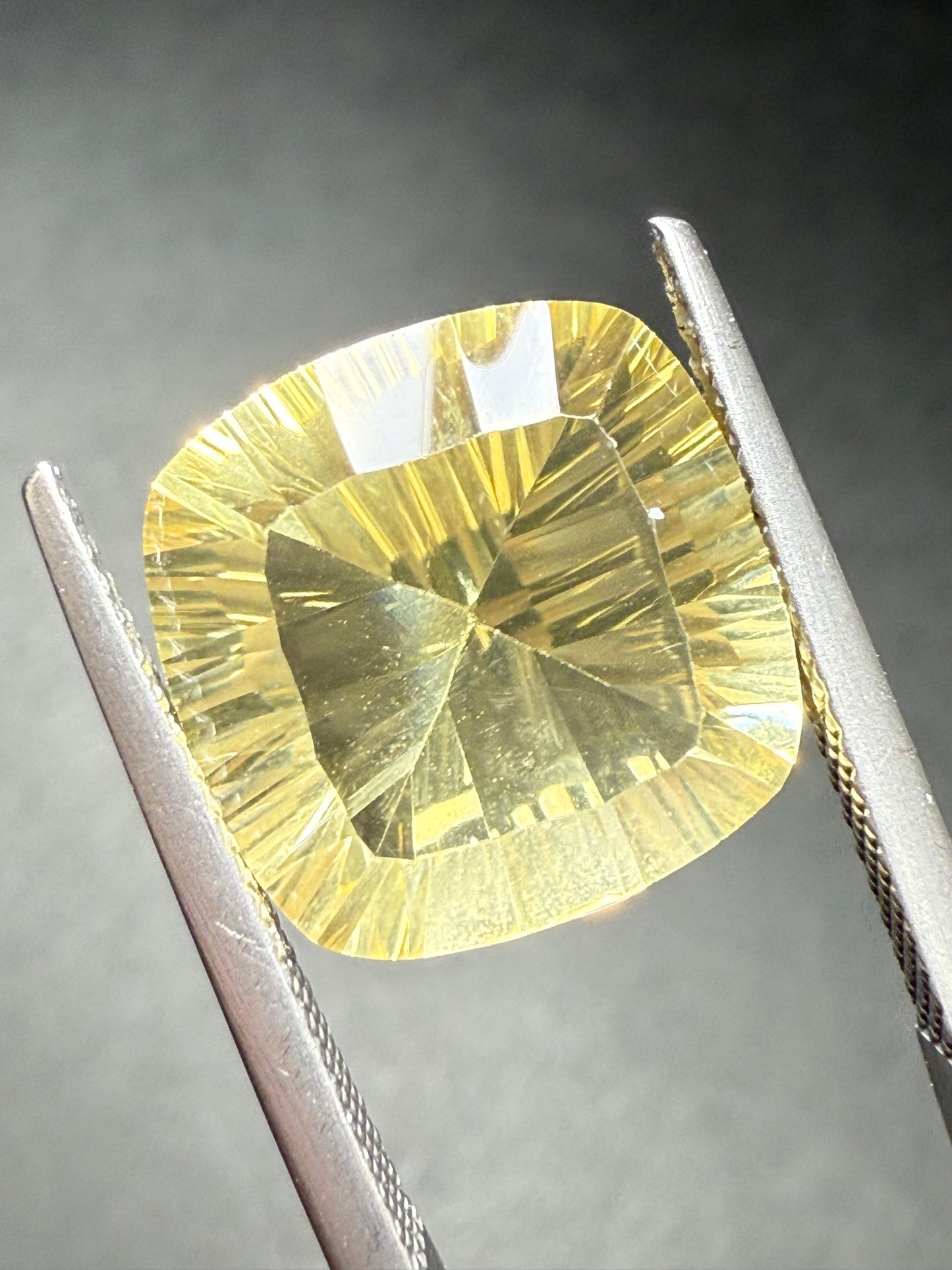 0402【ランダム発送】レモンクォーツ 【1石あたり7.16ct】