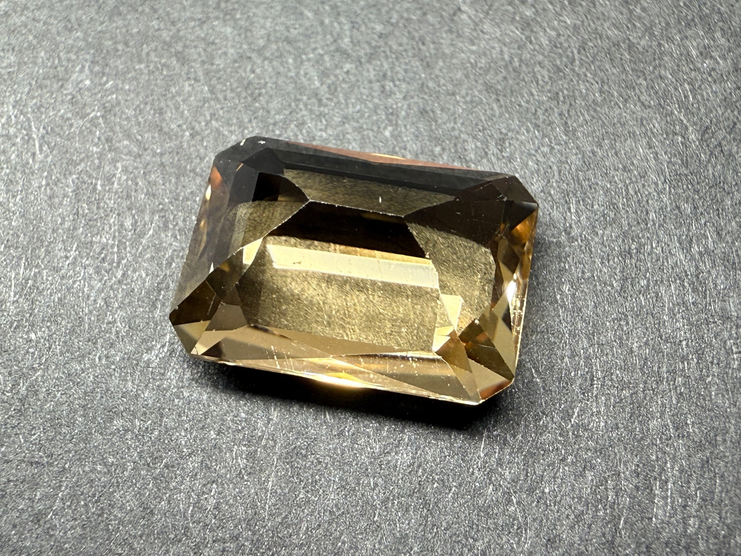 0791 シャンパンスキャポライト 4.27ct