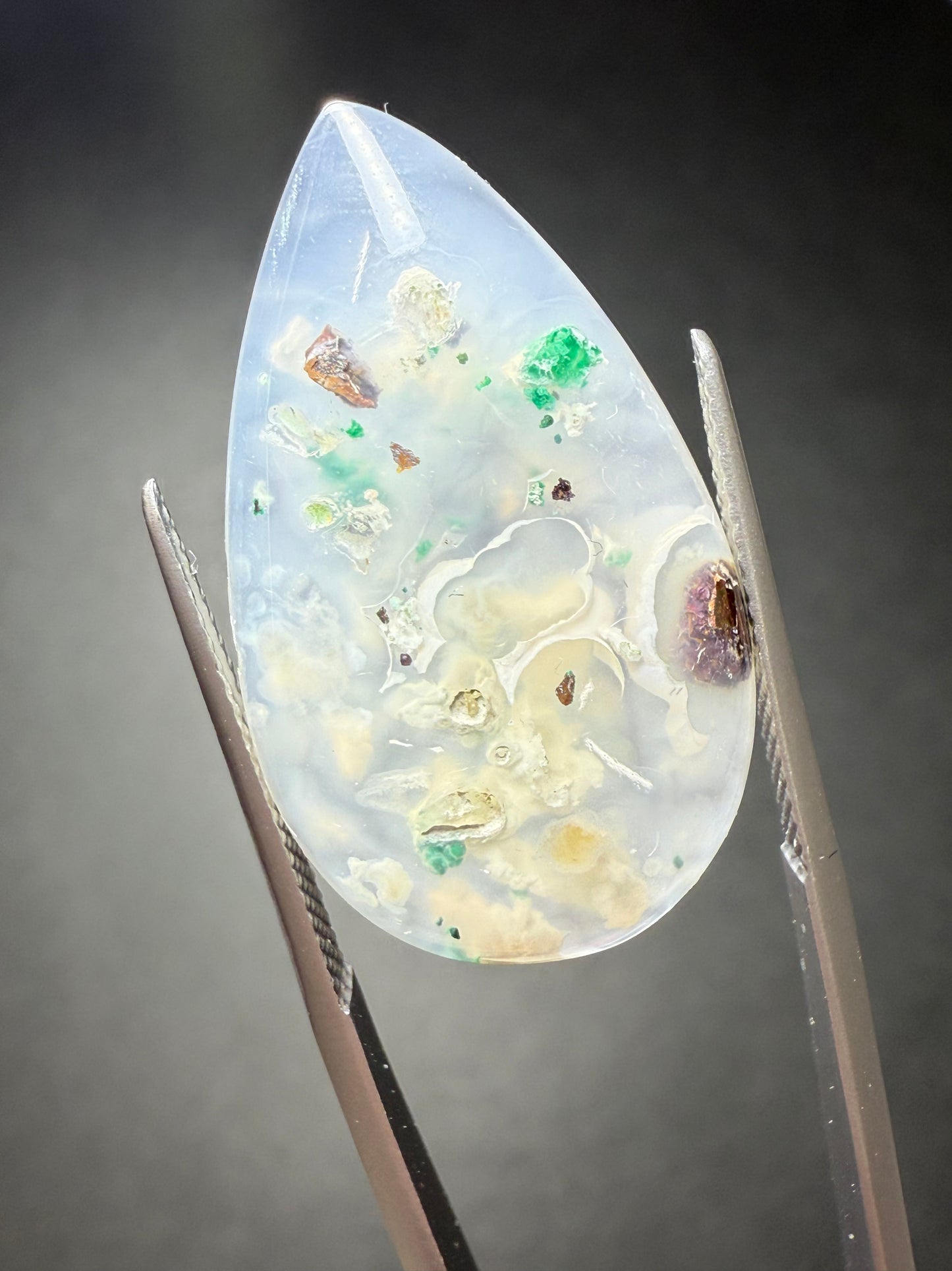 0401 コッパークリソコーラインカルセドニー 20.35ct