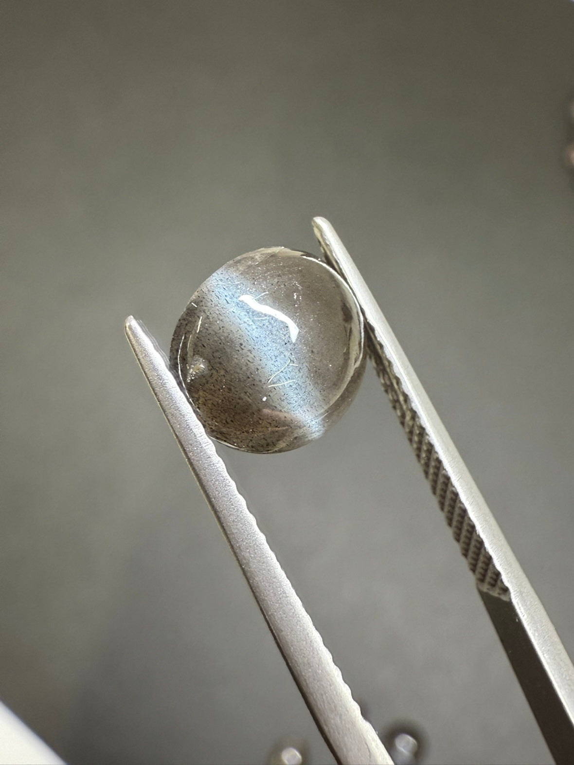 0012【ランダム発送】カボションカット スキャポライトキャッツアイ 【1石あたり2.40ct】