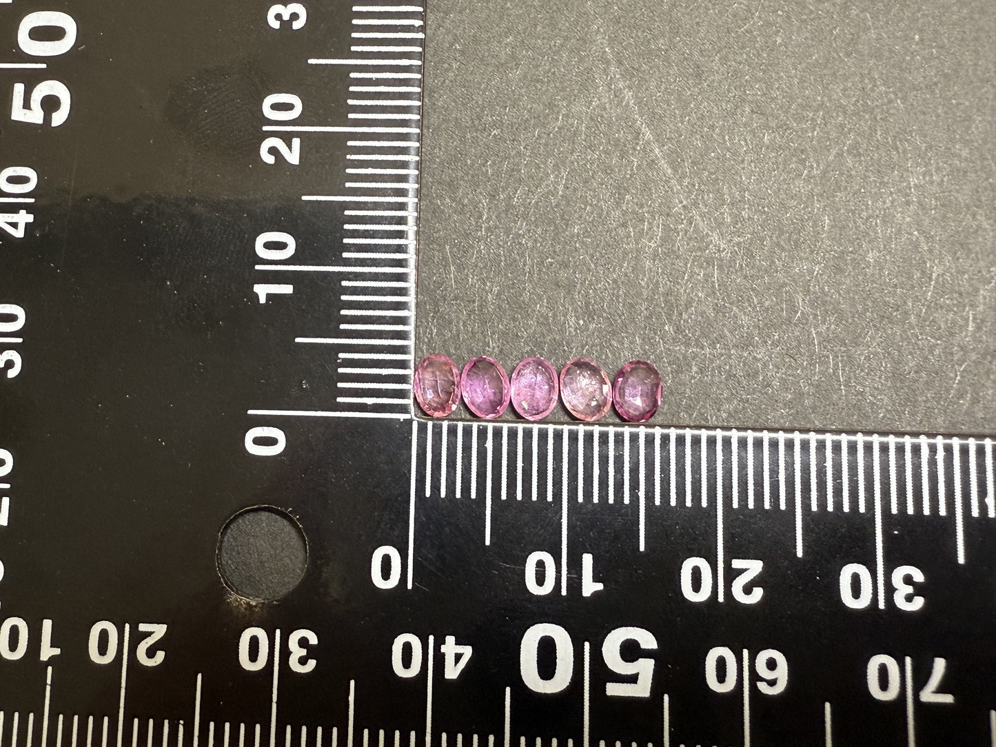 0027【ランダム発送】オーバルカット!ピンクサファイア【1石あたり約0.25ct】