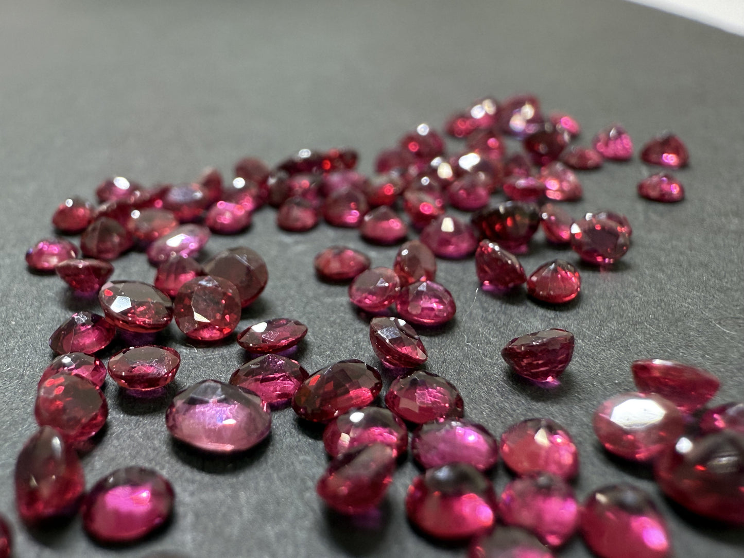 0013【ランダム発送】ルビー 【1石あたり約0.14ct】