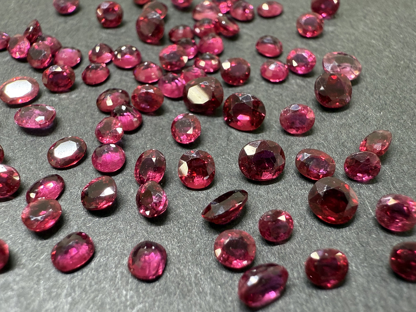 0013【ランダム発送】ルビー 【1石あたり約0.14ct】