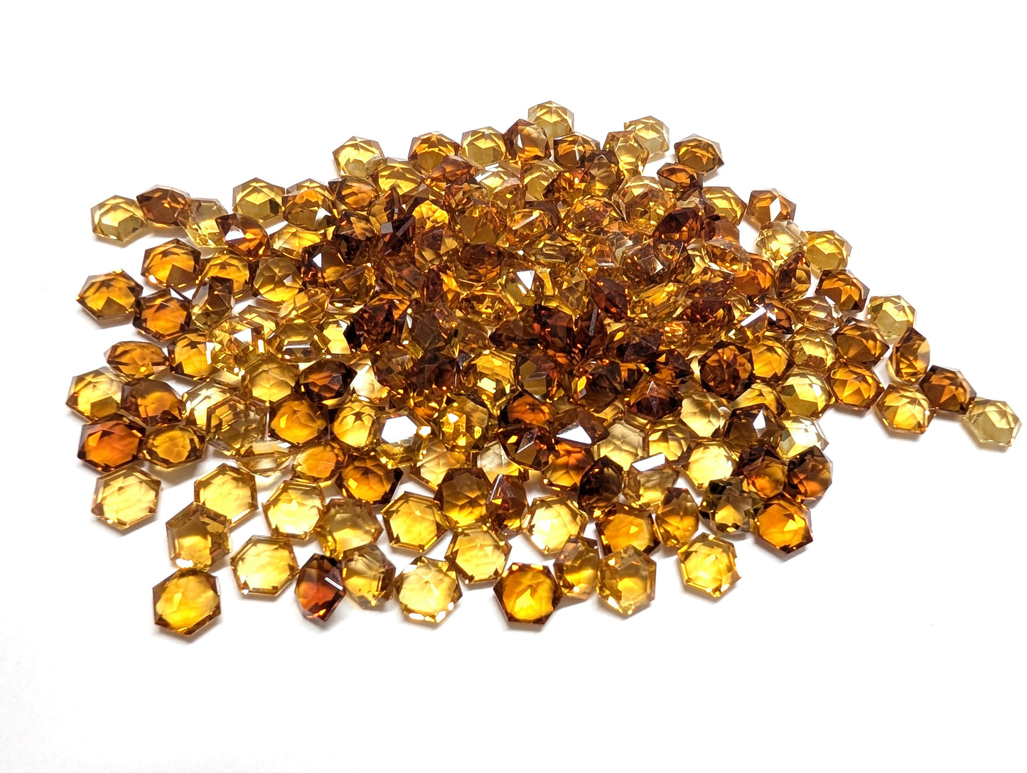 0004【ランダム発送】1石800円 シトリン ヘキサゴンカット【1石あたり約0.92ct】