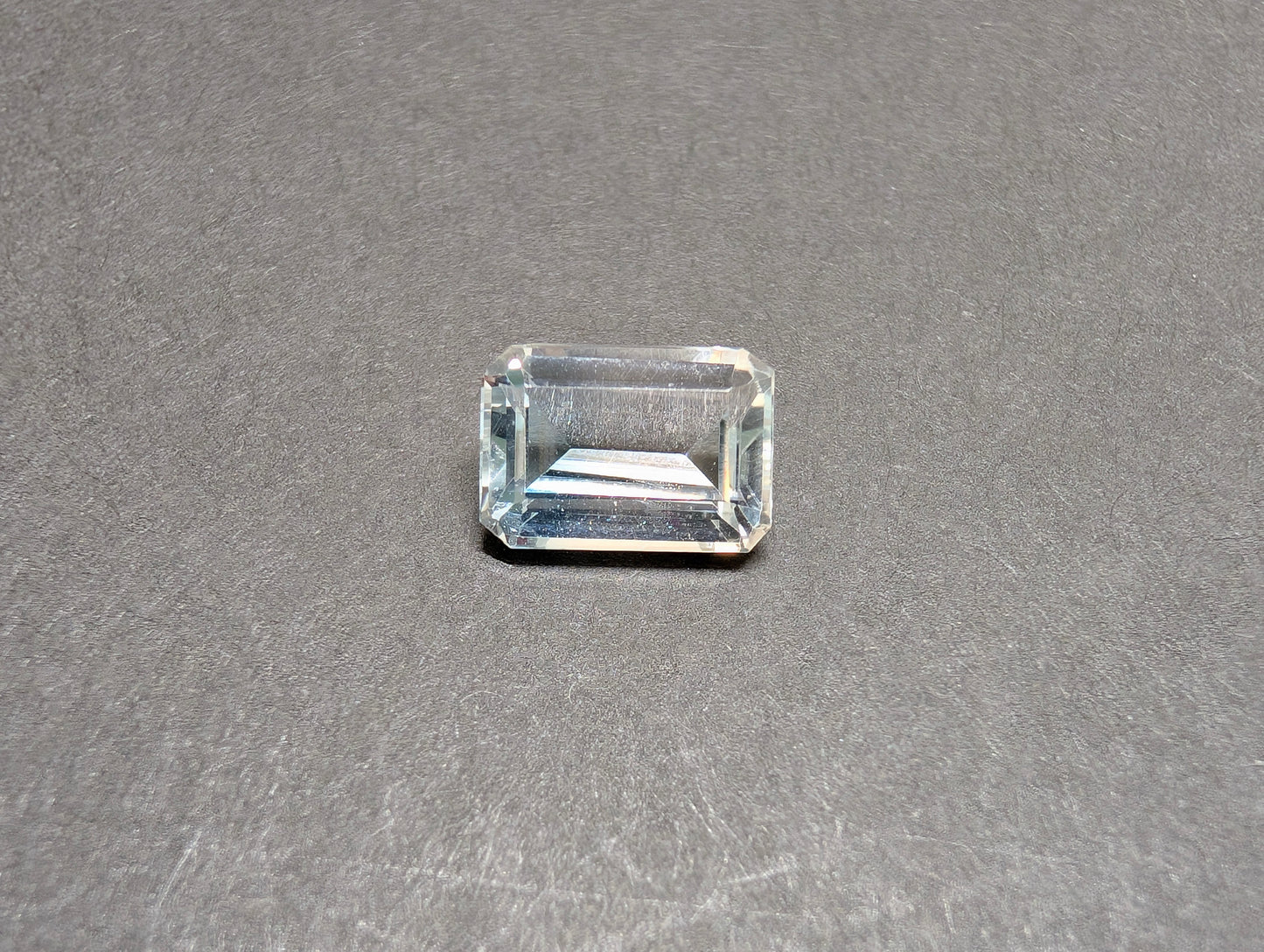 0055 バイカラートパーズ 4.18ct