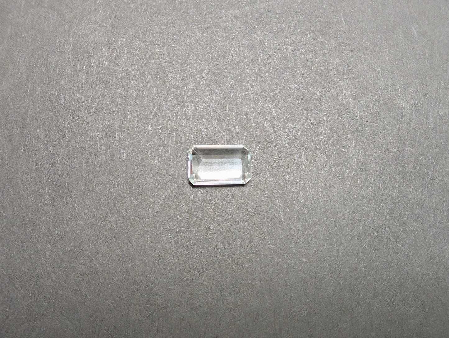 0049 バイカラートパーズ 4.05ct
