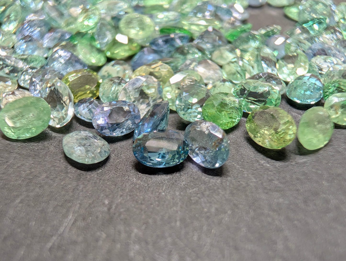 0003【ランダム発送】コーネルピン【1石あたり平均0.21ct】