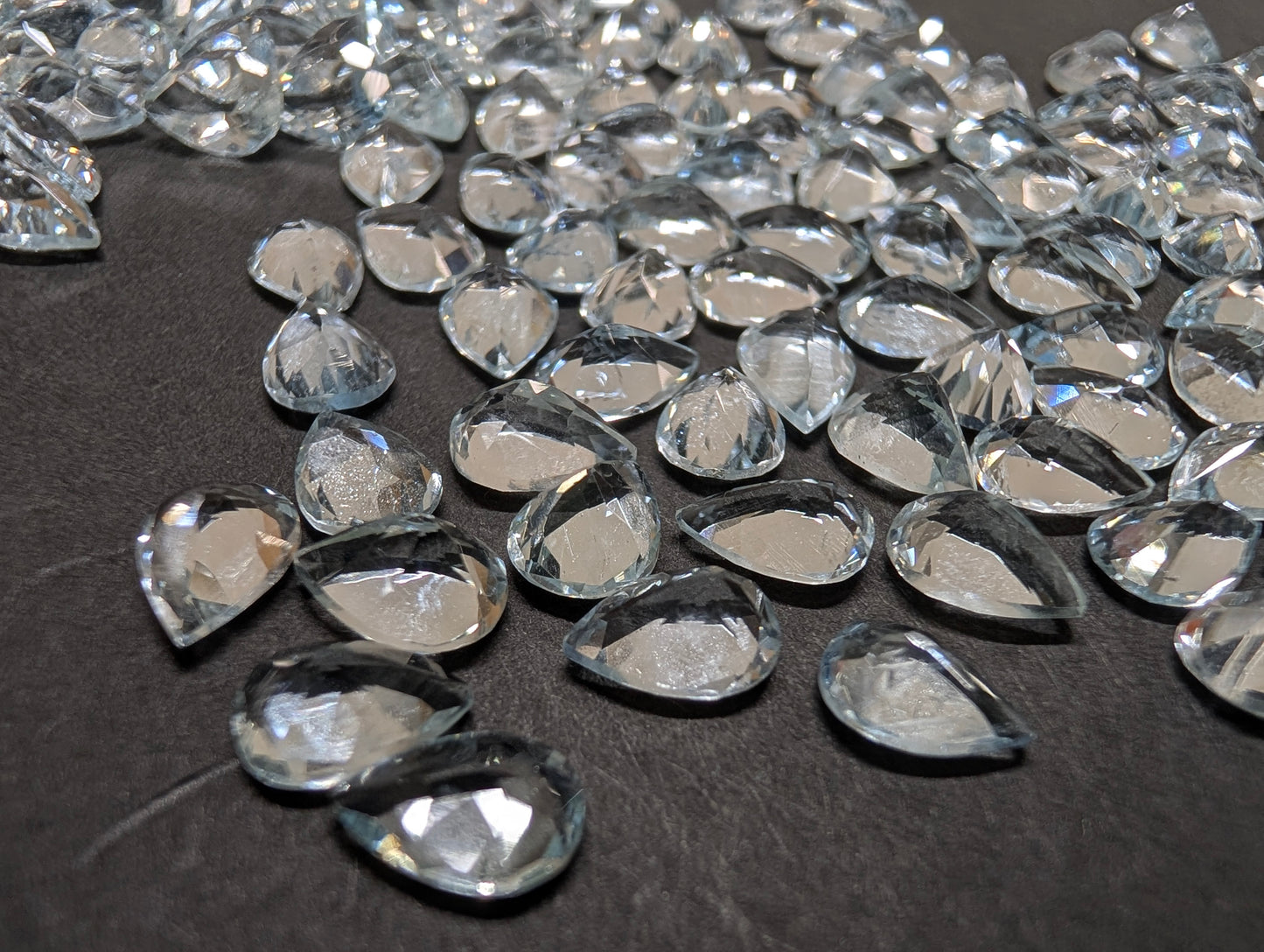 0008【ランダム発送】アクアマリン ペアシェイプ【1石あたり約0.56ct】