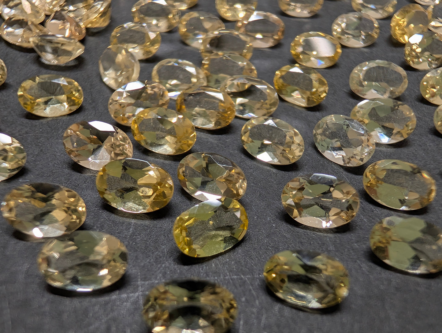 0009【ランダム発送】イエローベリル(ヘリオドール)【1石あたり約0.42ct】